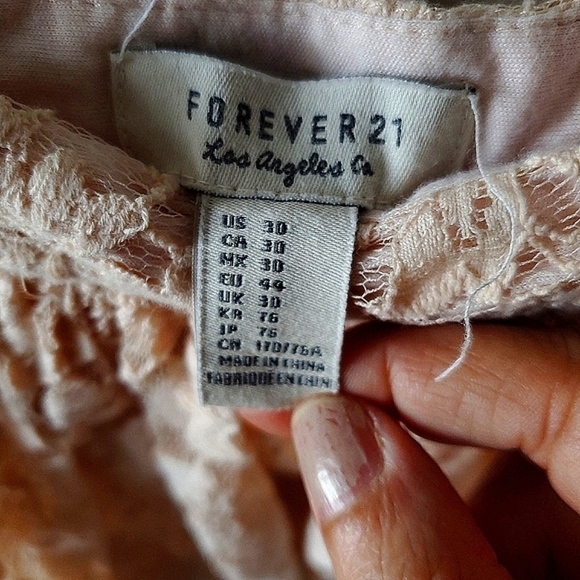 3/$15 Forever 21 LA lace Cream color skirt Size Small - Picture 6 of 12